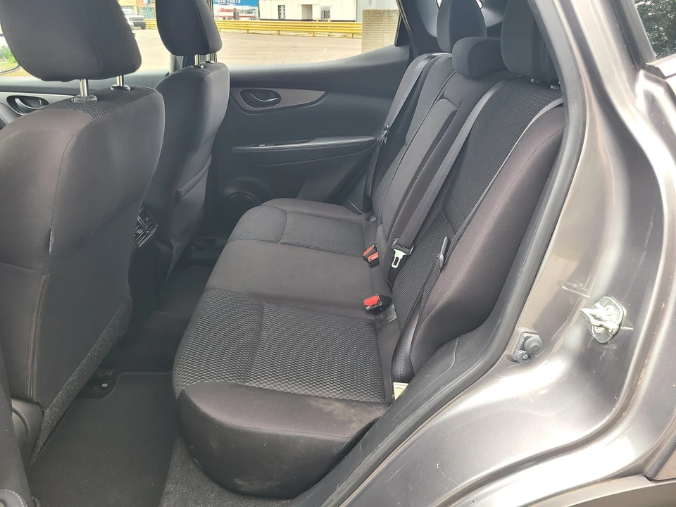 2019 Nissan Rogue - Image 11 of 26
