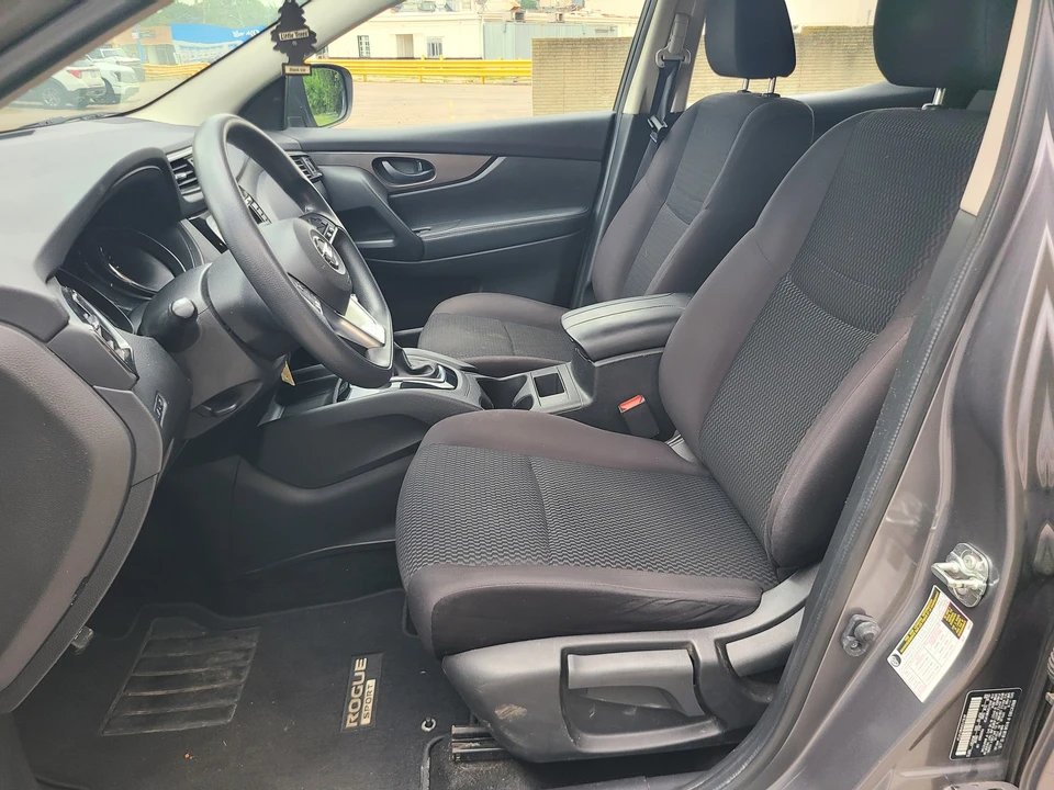 2019 Nissan Rogue - Image 10 of 26
