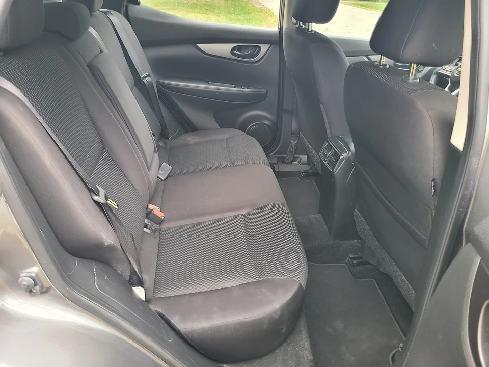 2019 Nissan Rogue - Image 15 of 26