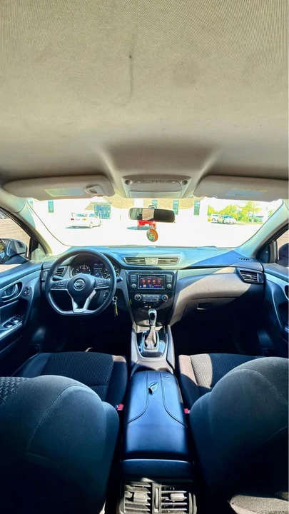 2019 Nissan Rogue - Image 10 of 11