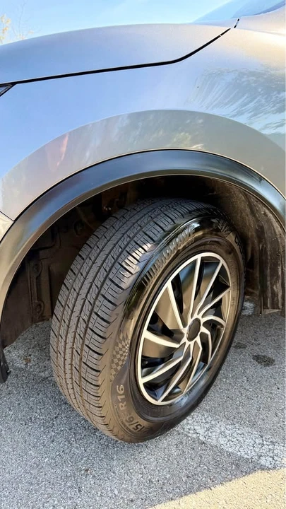 2019 Nissan Rogue - Image 4 of 11