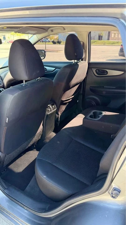 2019 Nissan Rogue - Image 9 of 11