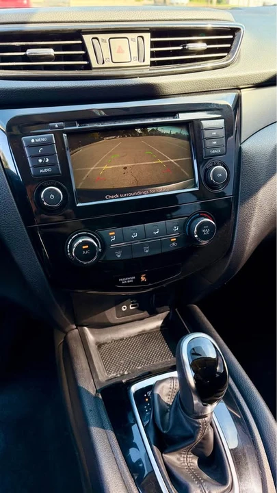 2019 Nissan Rogue - Image 5 of 11