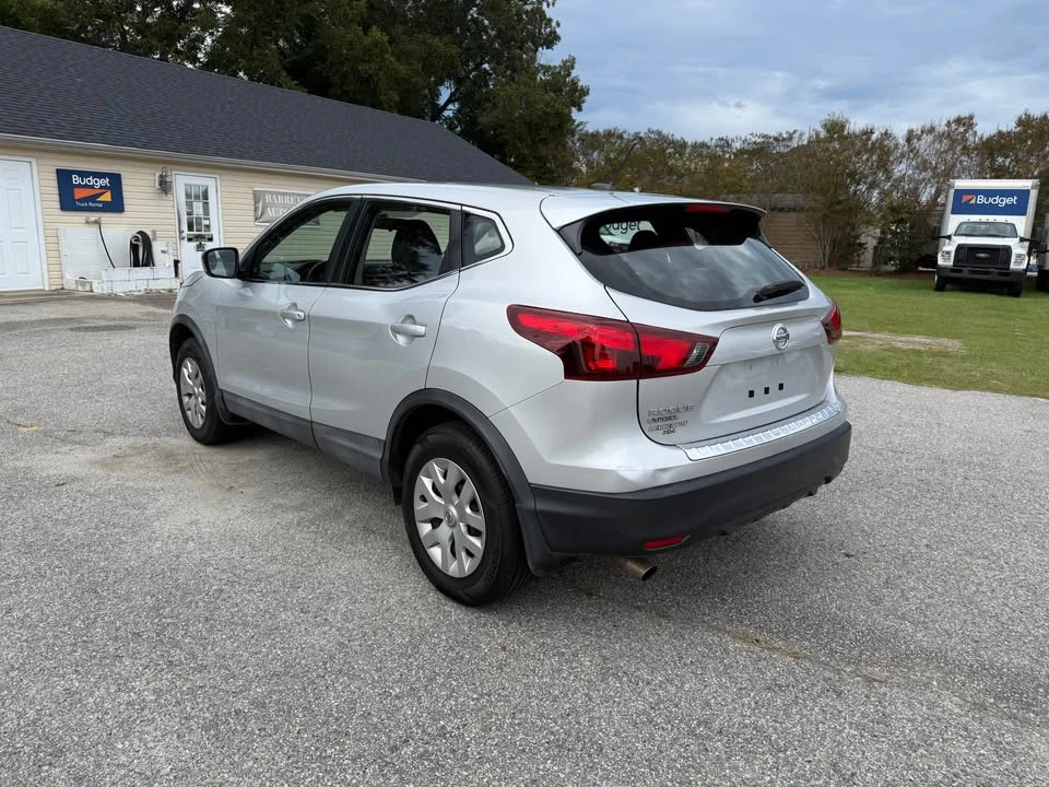 2019 Nissan Rogue - Image 3 of 17