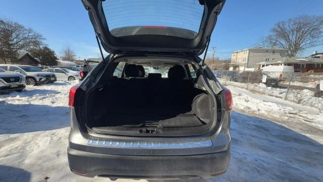 2019 Nissan Rogue - Image 16 of 16