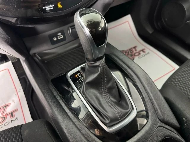2019 Nissan Rogue - Image 20 of 21