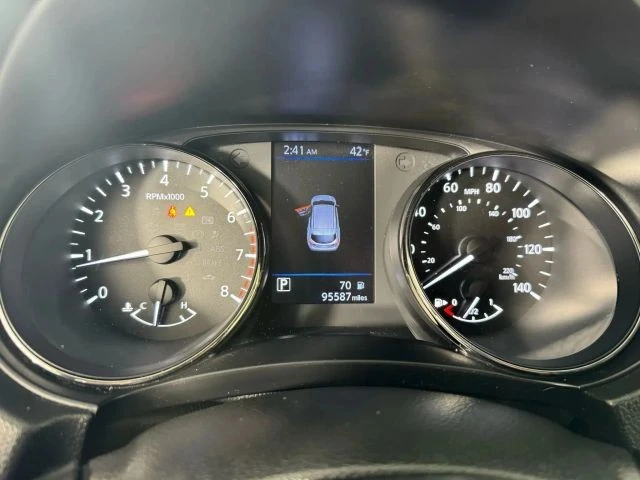 2019 Nissan Rogue - Image 14 of 21