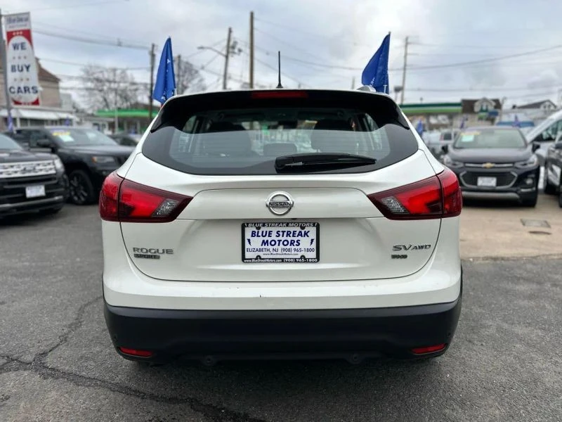 2019 Nissan Rogue - Image 7 of 12