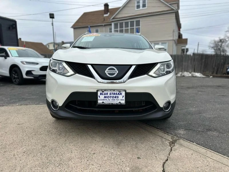 2019 Nissan Rogue - Image 3 of 12