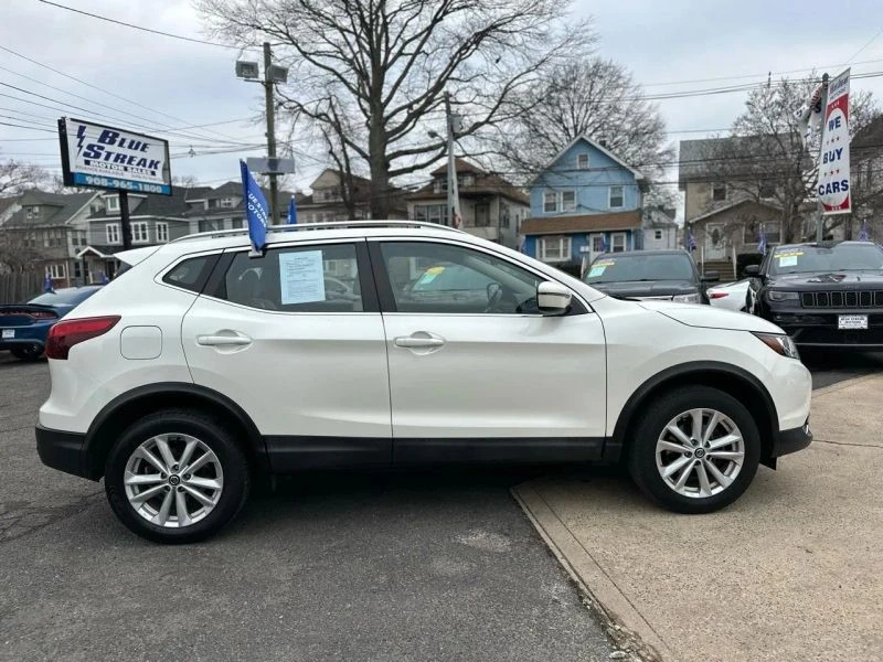 2019 Nissan Rogue - Image 9 of 12