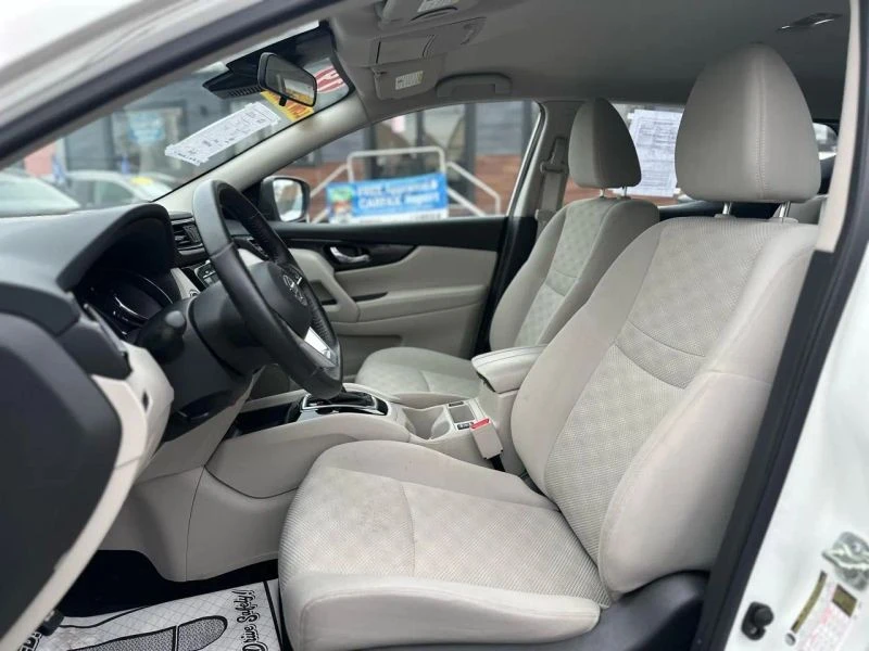 2019 Nissan Rogue - Image 11 of 12