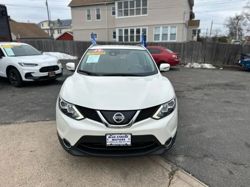 2019 Nissan Rogue - Image 4 of 12