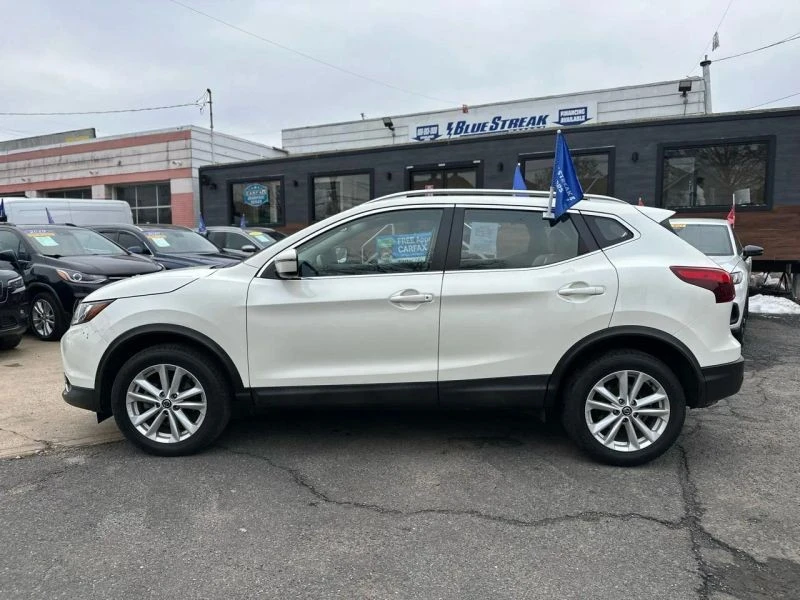 2019 Nissan Rogue - Image 5 of 12