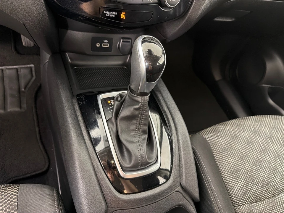 2019 Nissan Rogue - Image 16 of 21