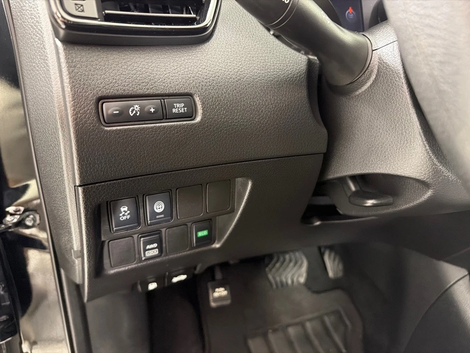 2019 Nissan Rogue - Image 12 of 21