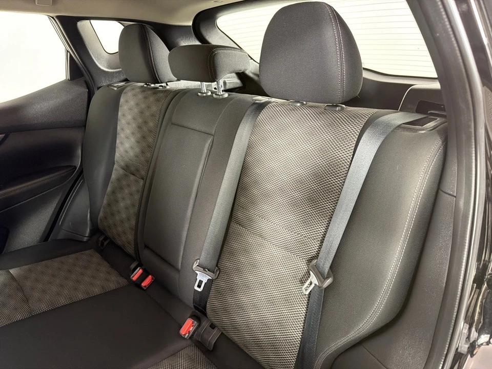 2019 Nissan Rogue - Image 18 of 21