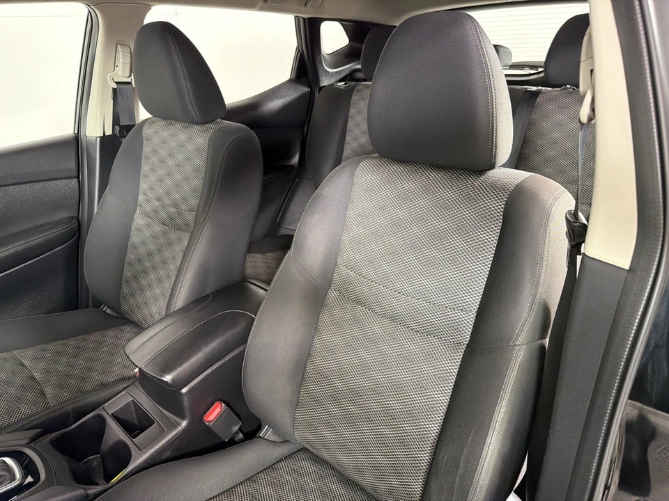 2019 Nissan Rogue - Image 11 of 21