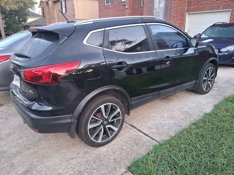 2019 Nissan Rogue - Image 4 of 7