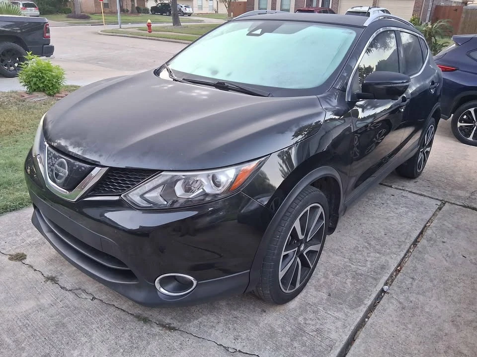 2019 Nissan Rogue - Image 2 of 7