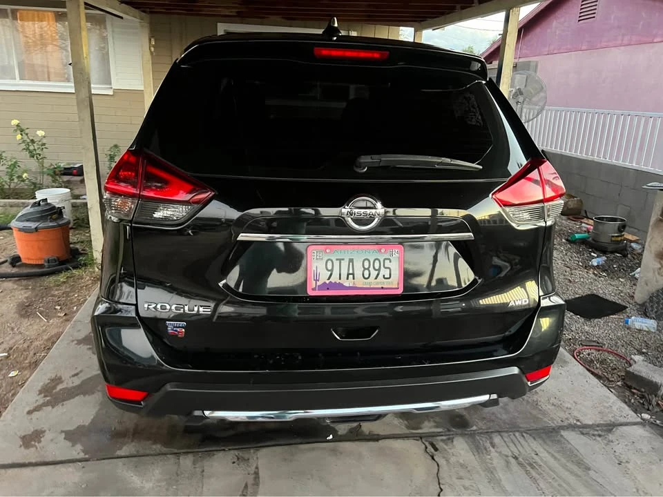 2019 Nissan Rogue - Image 2 of 3