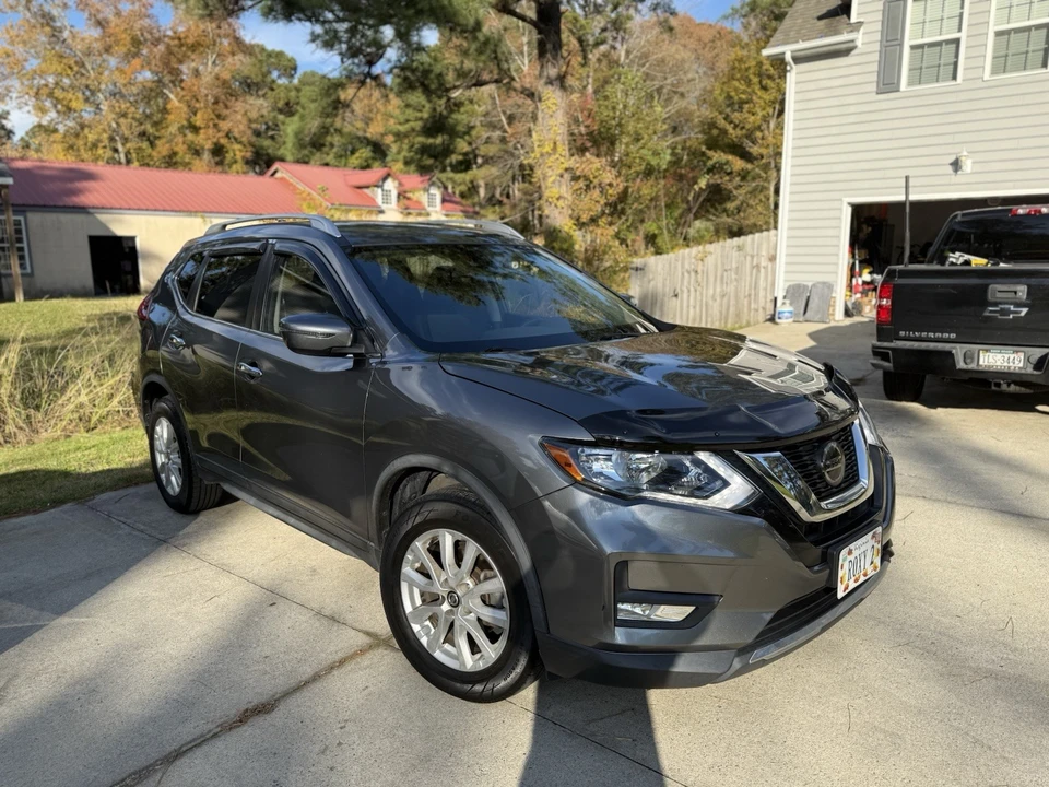 2019 Nissan Rogue - Image 2 of 11