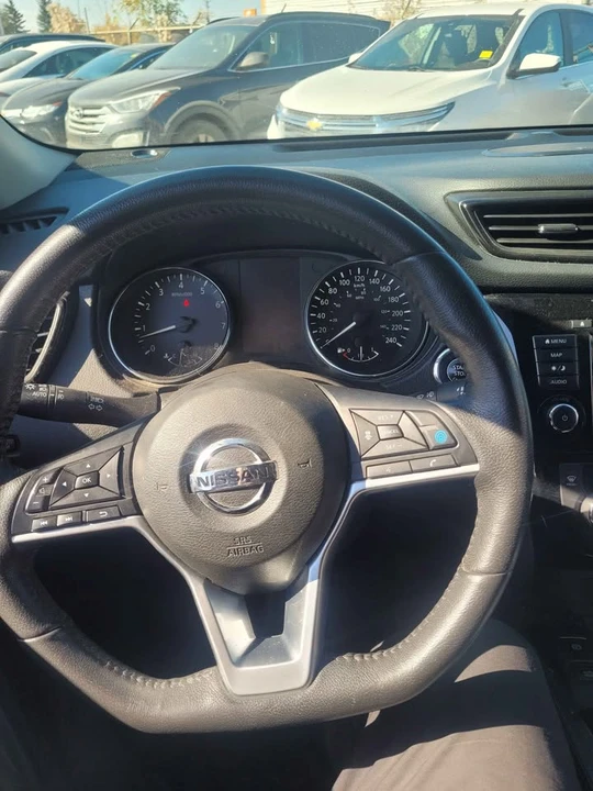 2019 Nissan Rogue - Image 8 of 16