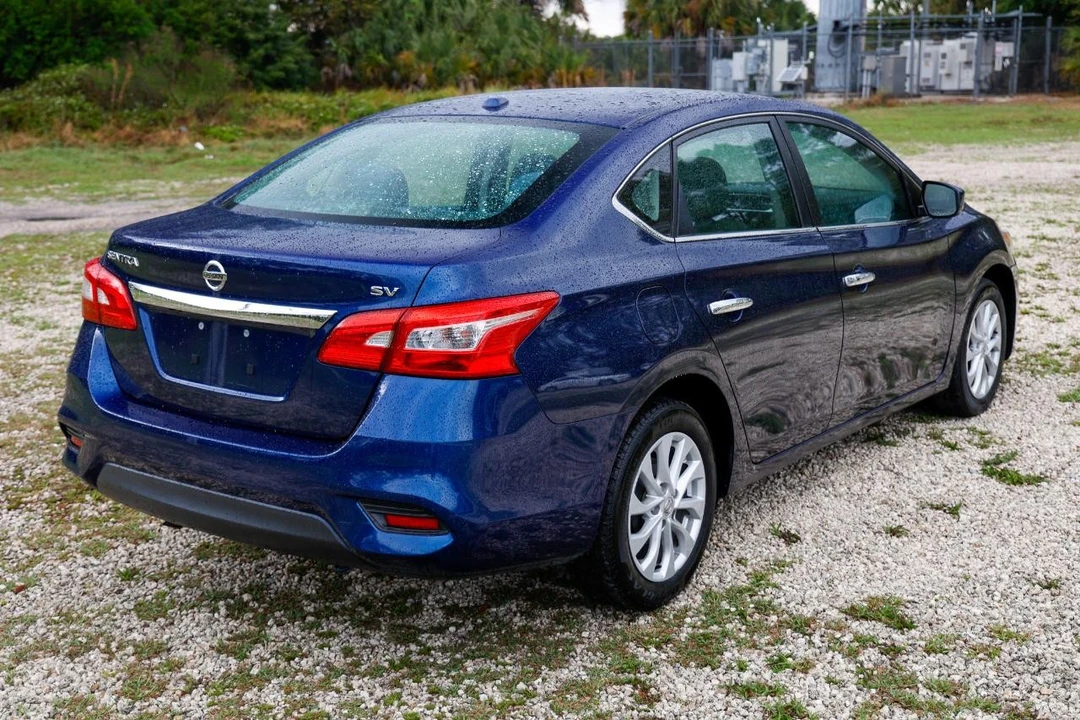 2019 Nissan Sentra 7th Gen - Image 11 of 21