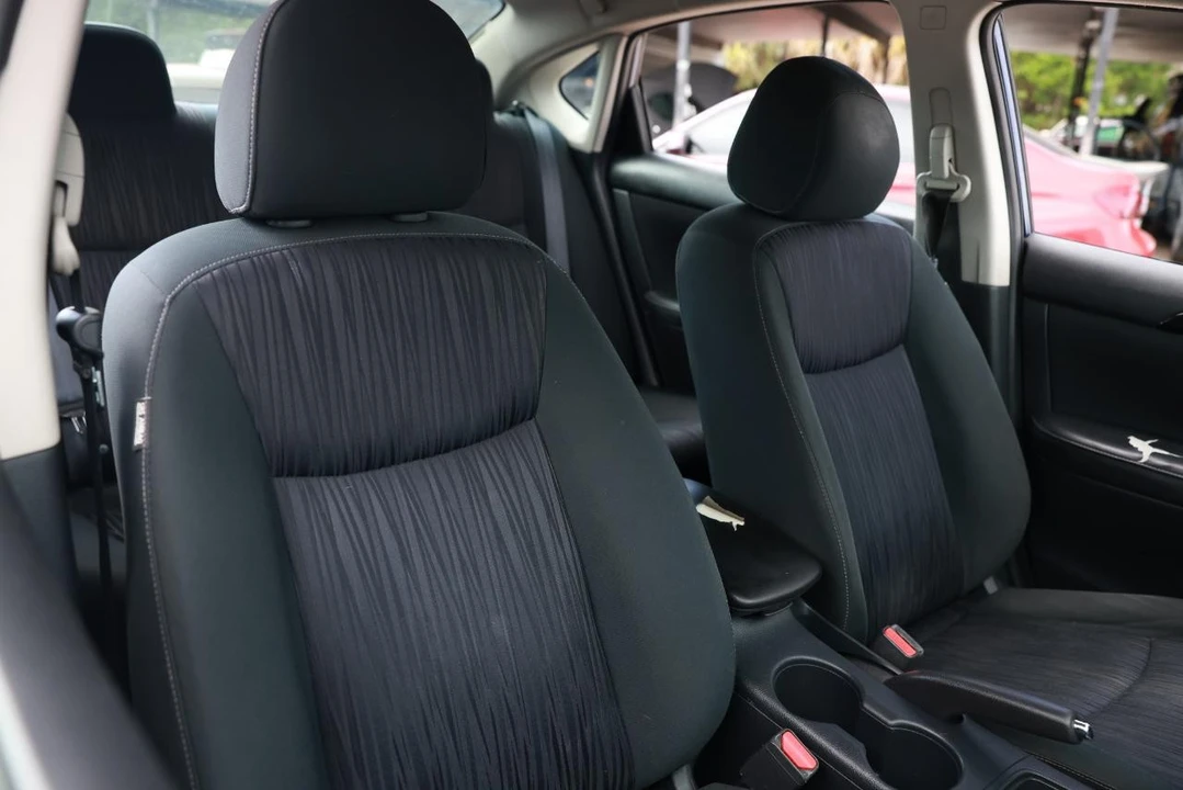 2019 Nissan Sentra 7th Gen - Image 18 of 21