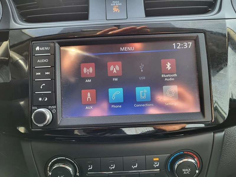 2019 Nissan Sentra 7th Gen - Image 14 of 16