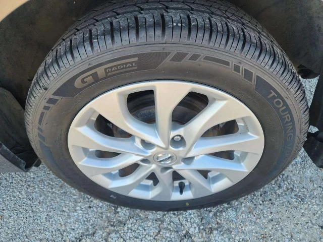 2019 Nissan Sentra 7th Gen - Image 15 of 21