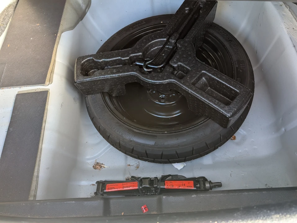 2019 Nissan Sentra 7th Gen - Image 15 of 21