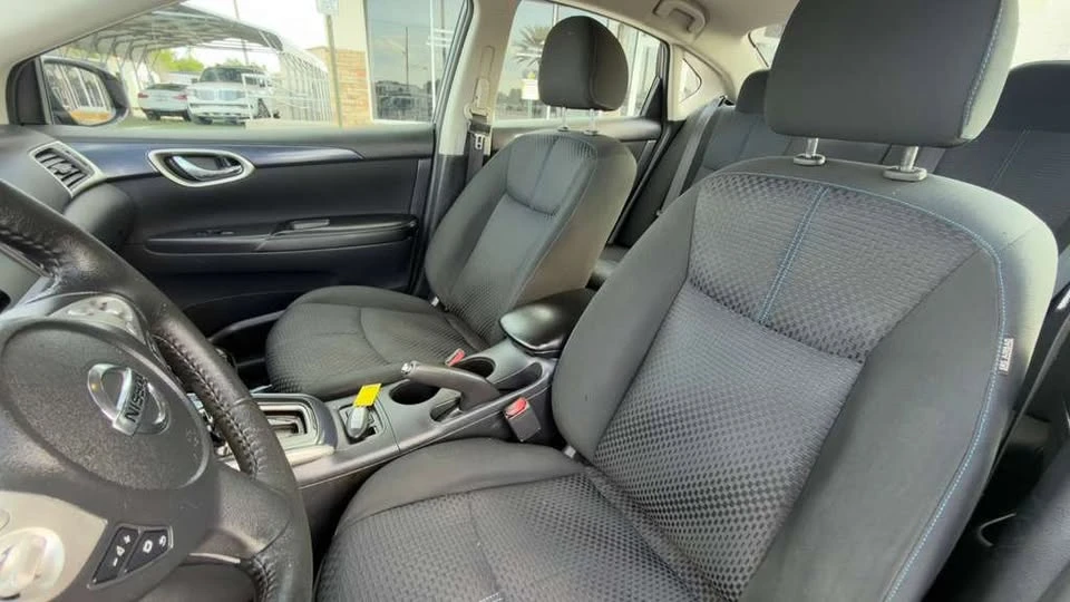 2019 Nissan Sentra 7th Gen - Image 4 of 11
