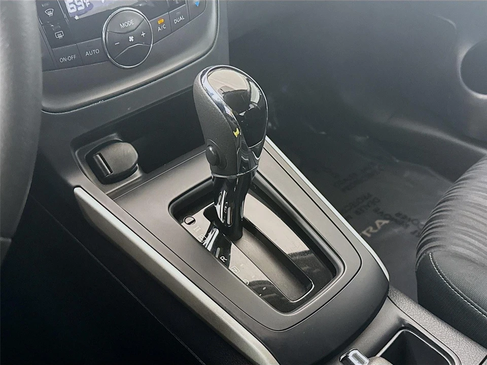 2019 Nissan Sentra 7th Gen - Image 16 of 21