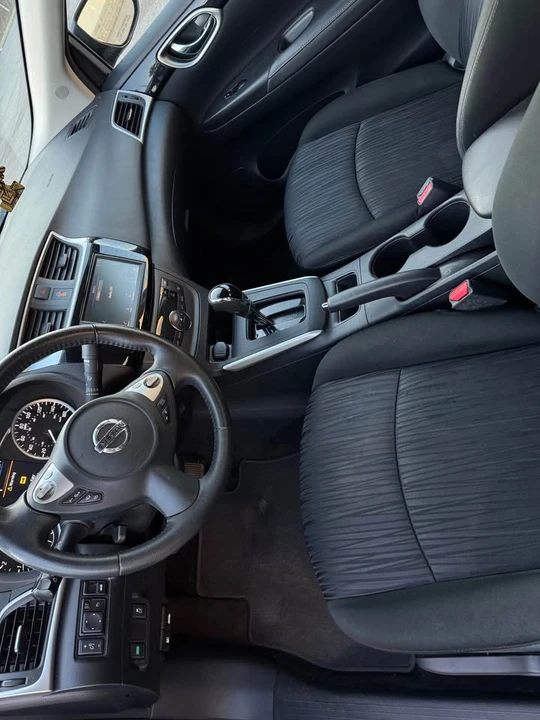2019 Nissan Sentra 7th Gen - Image 4 of 9