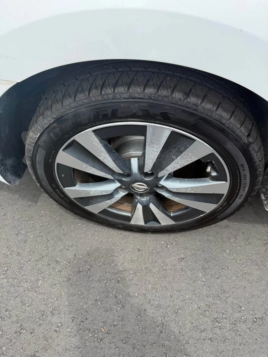 2019 Nissan Sentra 7th Gen - Image 10 of 18