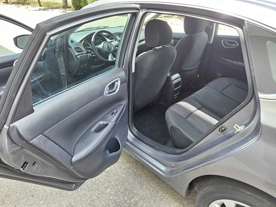 2019 Nissan Sentra 7th Gen - Image 10 of 15