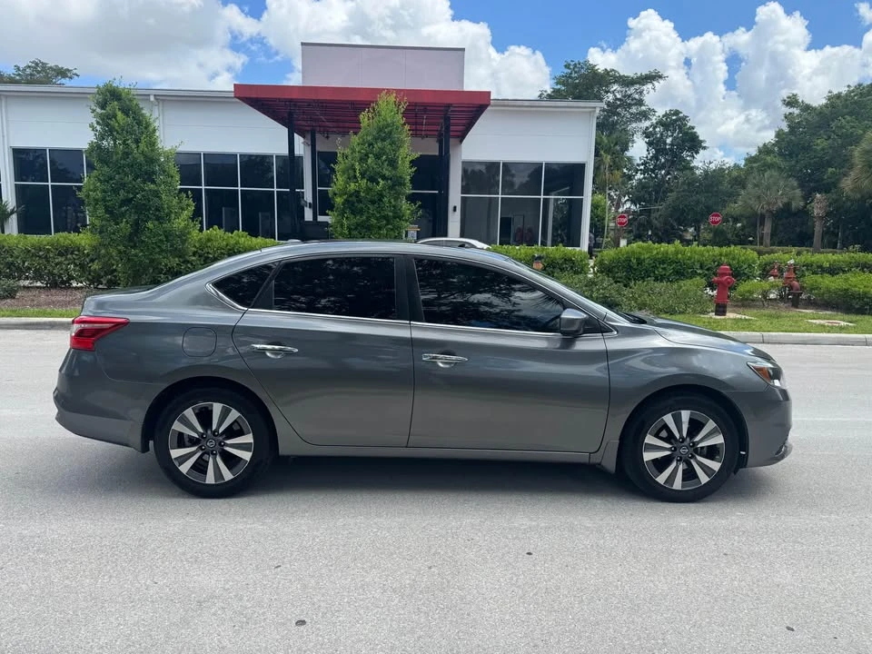 2019 Nissan Sentra 7th Gen - Image 5 of 10