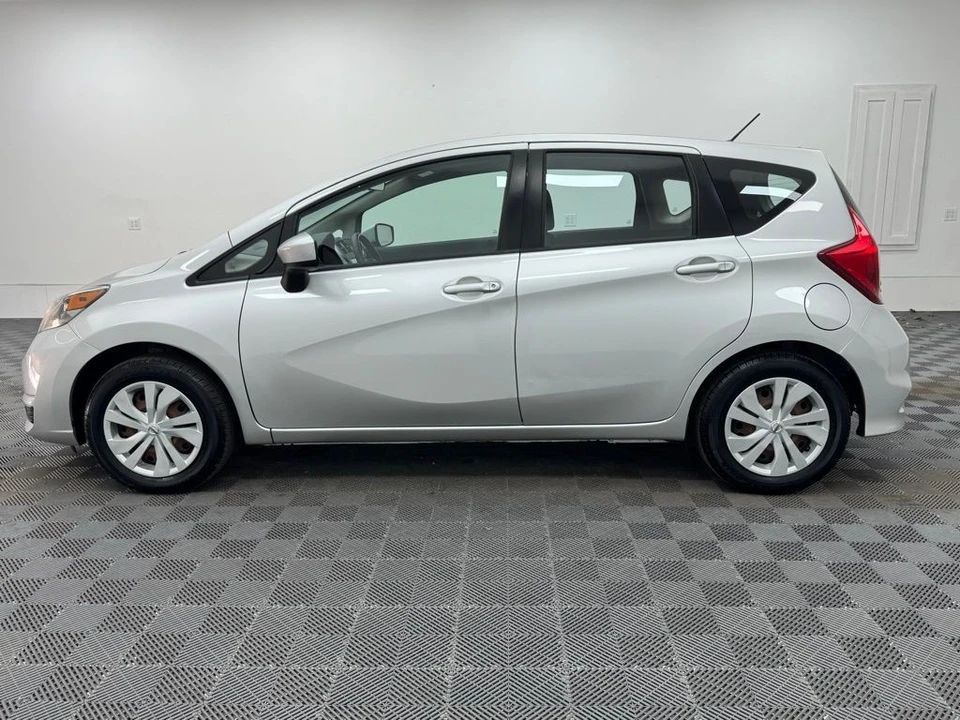 2019 Nissan Versa - Image 10 of 12