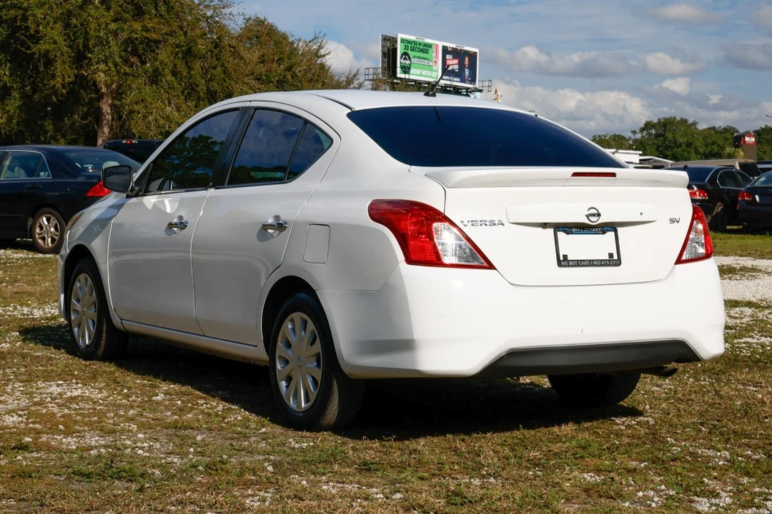 2019 Nissan Versa - Image 5 of 12