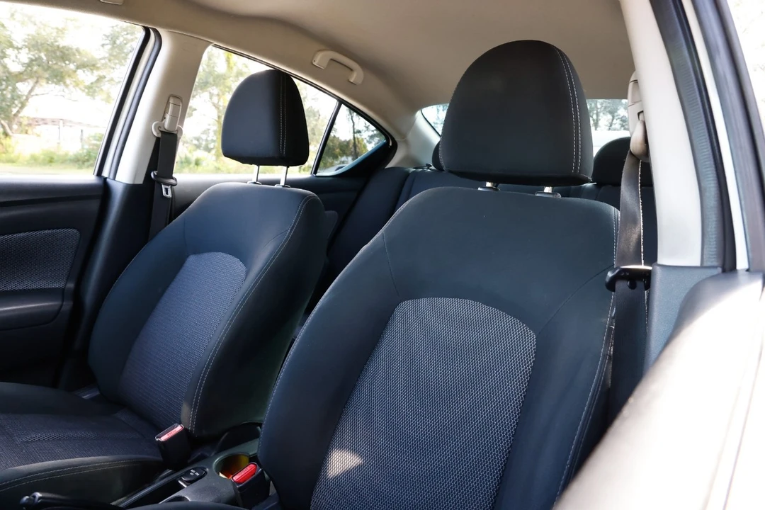 2019 Nissan Versa - Image 6 of 12