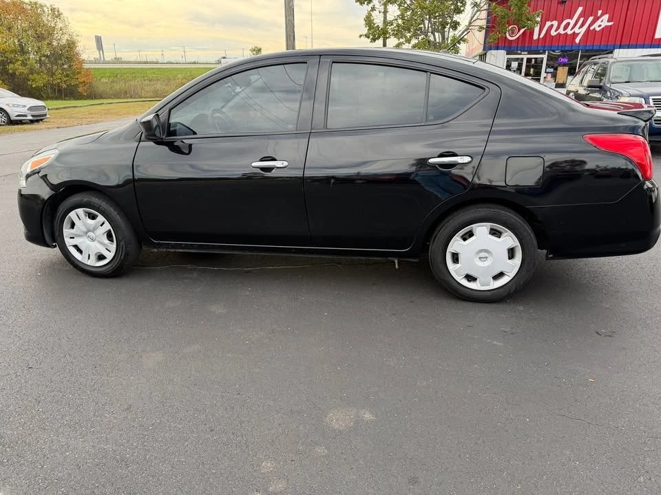 2019 Nissan Versa - Image 2 of 9