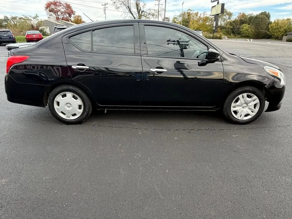 2019 Nissan Versa - Image 4 of 9