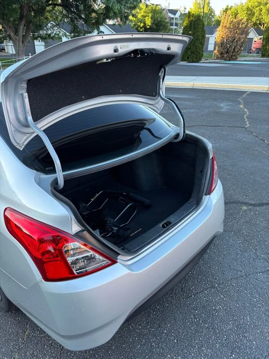 2019 Nissan Versa - Image 5 of 12