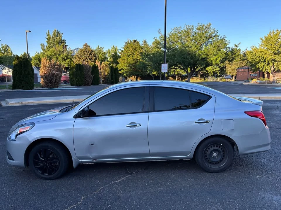 2019 Nissan Versa - Image 2 of 12