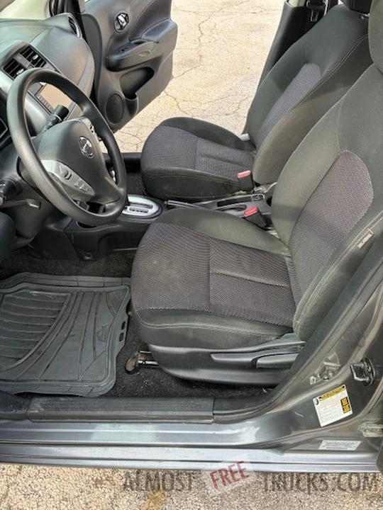 2019 Nissan Versa - Image 11 of 12