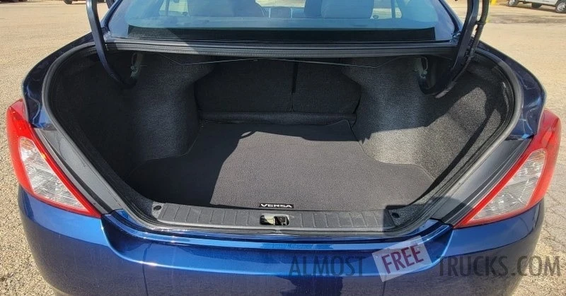 2019 Nissan Versa - Image 6 of 12