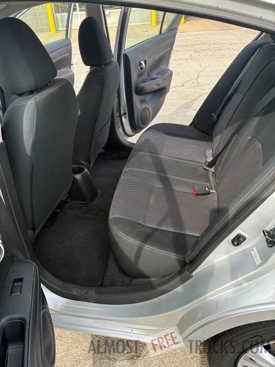 2019 Nissan Versa - Image 10 of 12
