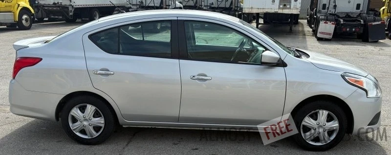 2019 Nissan Versa - Image 8 of 12
