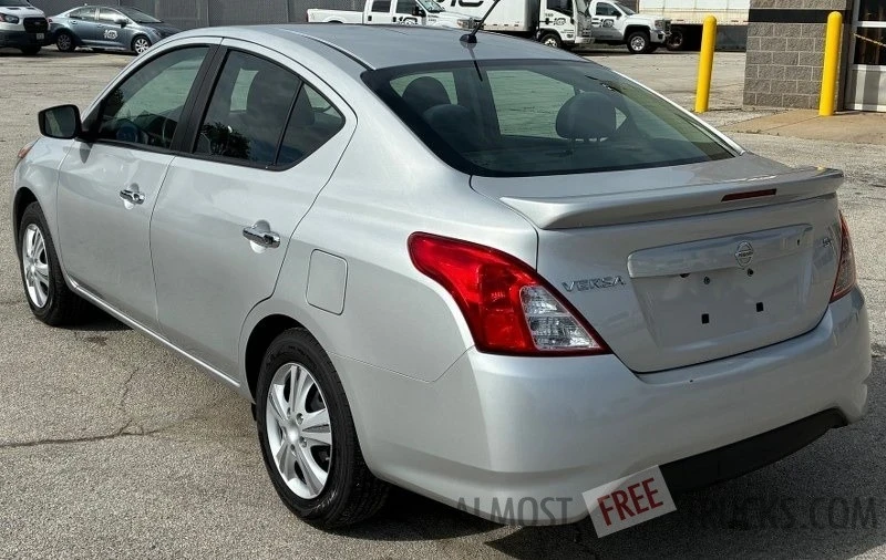 2019 Nissan Versa - Image 5 of 12
