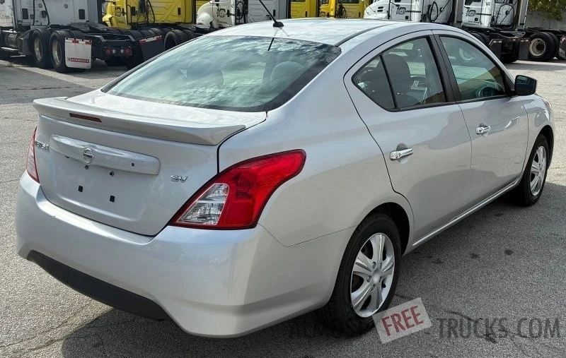 2019 Nissan Versa - Image 7 of 12